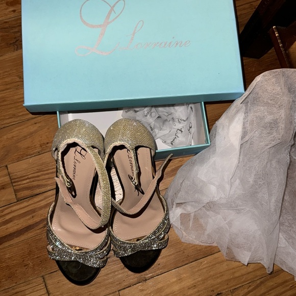 Lorraine Meme Gold heels - Picture 2 of 5